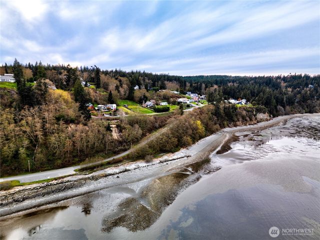 2303 North Bluff Road, Greenbank, WA 98253