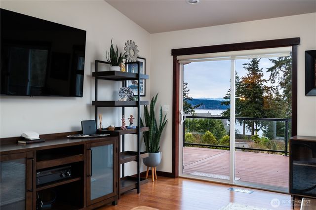 2303 North Bluff Road, Greenbank, WA 98253