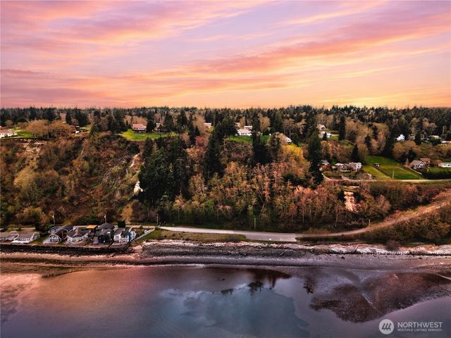 2303 North Bluff Road, Greenbank, WA 98253