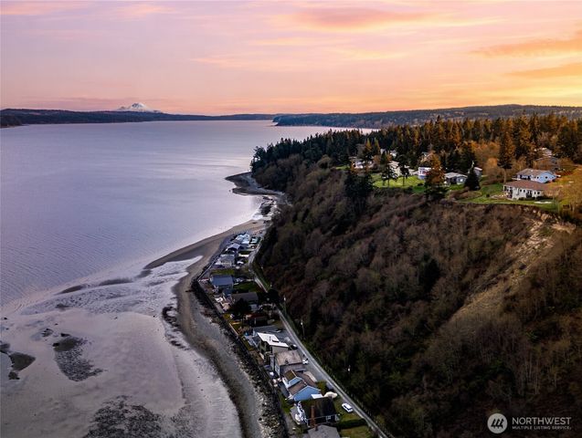 2303 North Bluff Road, Greenbank, WA 98253