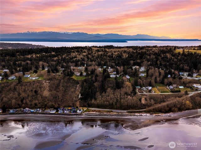 2303 North Bluff Road, Greenbank, WA 98253