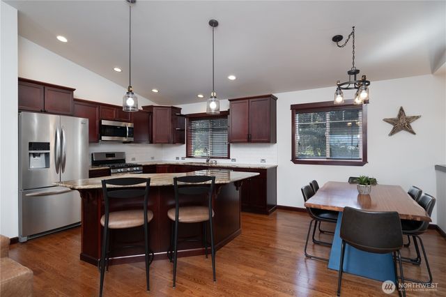 2303 North Bluff Road, Greenbank, WA 98253