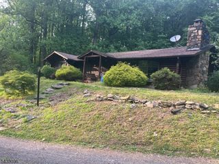 7 Derry Run Ln, Lebanon Twp., NJ 08826