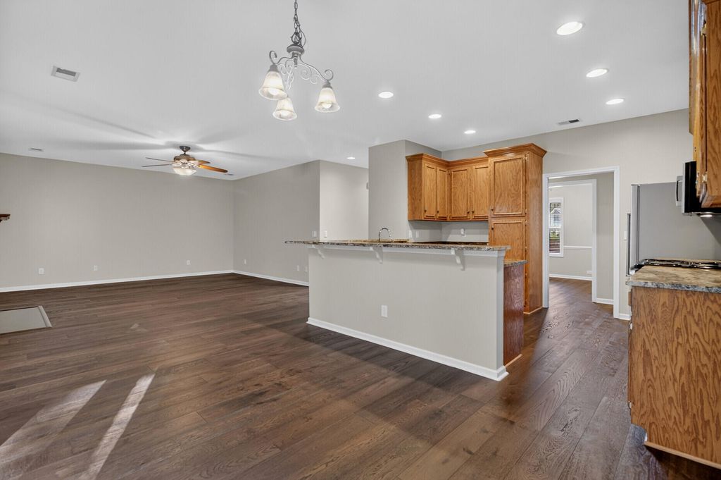 Image 11 of property listing at 8719 Evangeline Drive, North Charleston, SC 29420