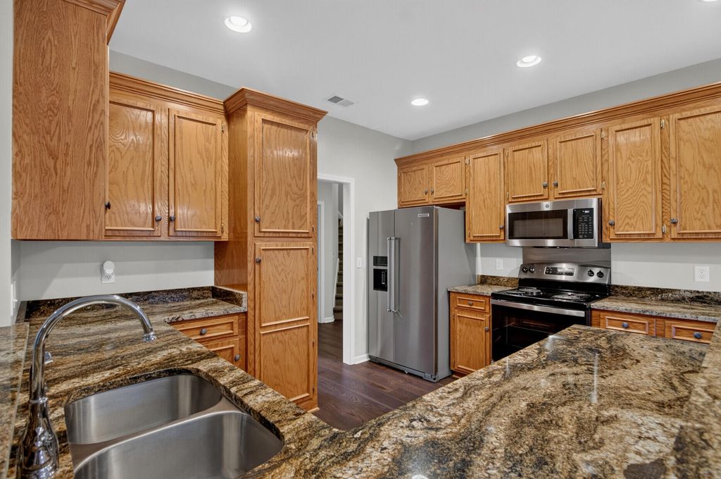 Image 13 of property listing at 8719 Evangeline Drive, North Charleston, SC 29420