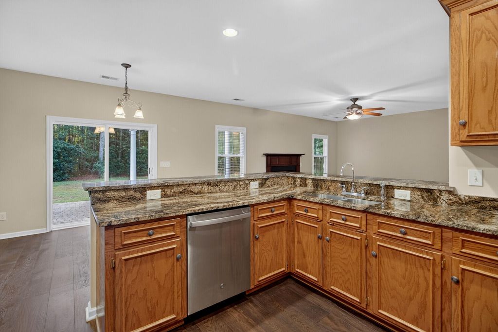 Image 14 of property listing at 8719 Evangeline Drive, North Charleston, SC 29420