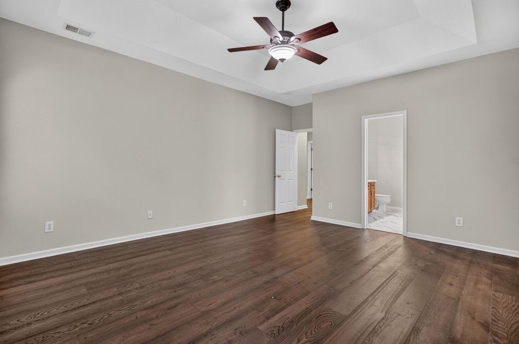 Image 17 of property listing at 8719 Evangeline Drive, North Charleston, SC 29420