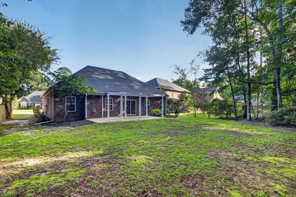 Image 36 of property listing at 8719 Evangeline Drive, North Charleston, SC 29420