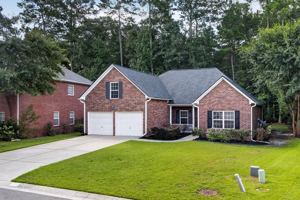 Image 37 of property listing at 8719 Evangeline Drive, North Charleston, SC 29420