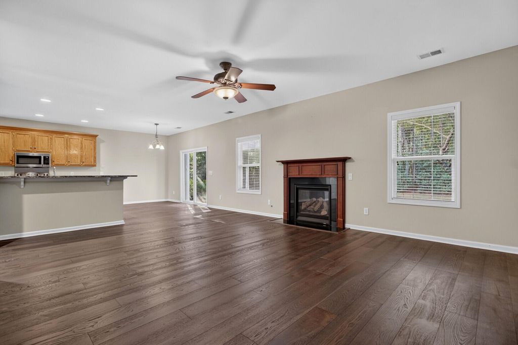 Image 9 of property listing at 8719 Evangeline Drive, North Charleston, SC 29420