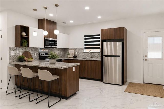 1301 Rosewood Lane 3, Pharr, TX 78577