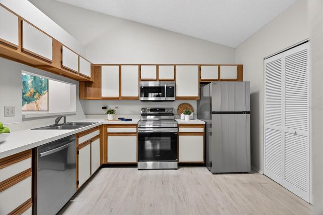 630 MAPLE OAK CIRCLE 102, Altamonte Springs, FL 32701