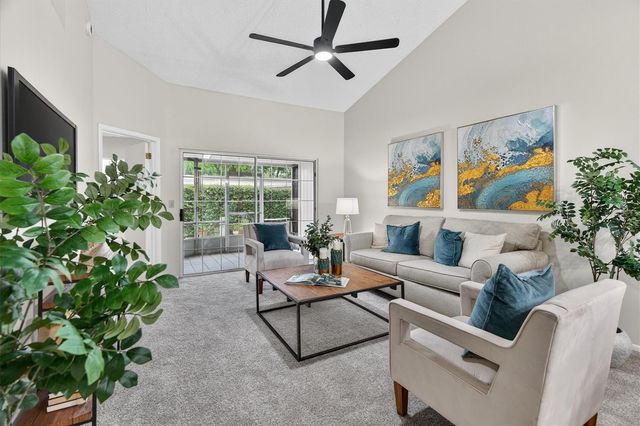 630 MAPLE OAK CIRCLE 102, Altamonte Springs, FL 32701