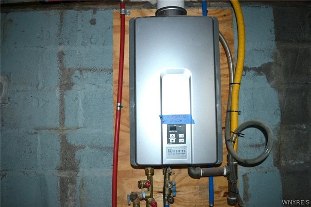 99 Lind Avenue, West Seneca, NY 14224