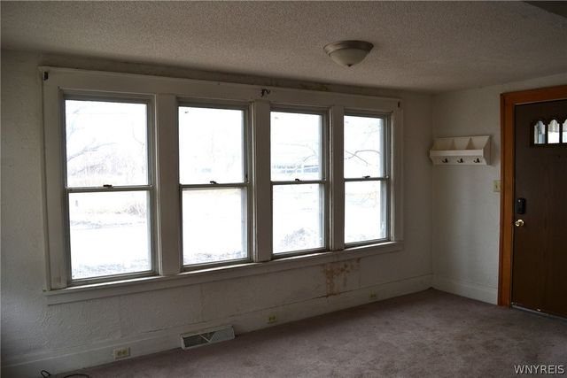 99 Lind Avenue, West Seneca, NY 14224