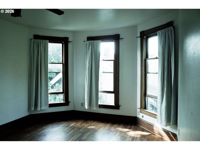 35 Ne 22ND Ave, Portland, OR 97232