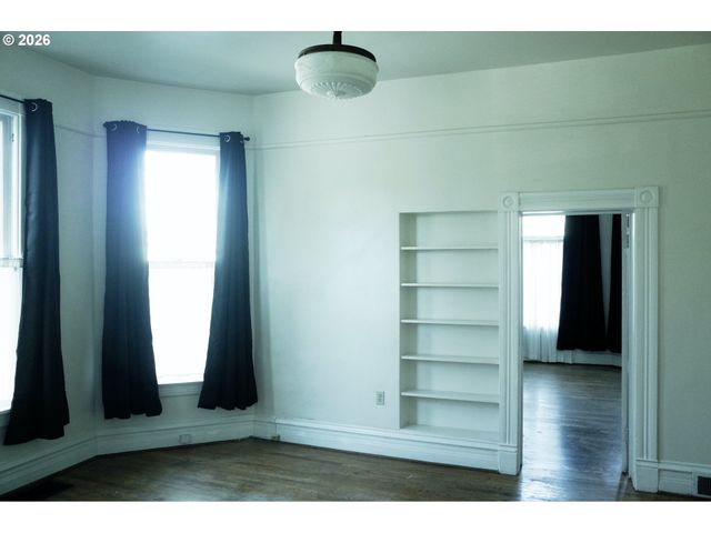 35 Ne 22ND Ave, Portland, OR 97232