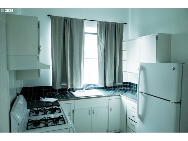 35 Ne 22ND Ave, Portland, OR 97232