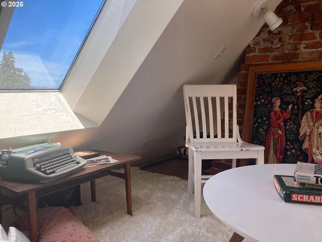 35 Ne 22ND Ave, Portland, OR 97232