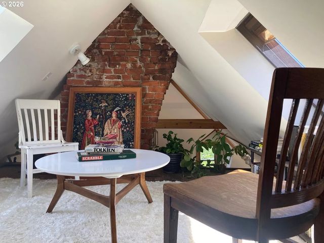 35 Ne 22ND Ave, Portland, OR 97232