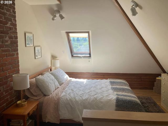 35 Ne 22ND Ave, Portland, OR 97232