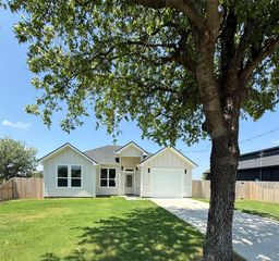 413 N Cleburne Whitney Rd, Rio Vista, TX 76093