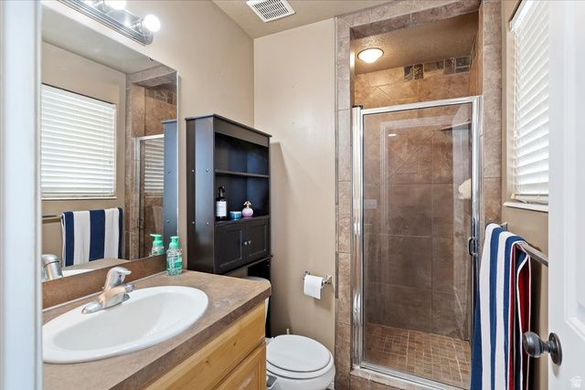 5999 S 3200 W, Roy, UT 84067