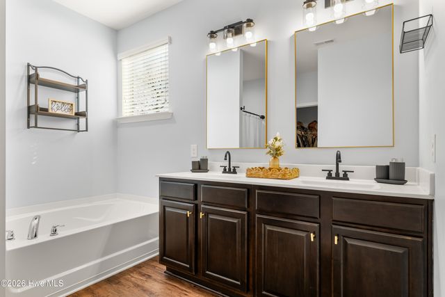 213 Cheswick Drive, Holly Ridge, NC 28445