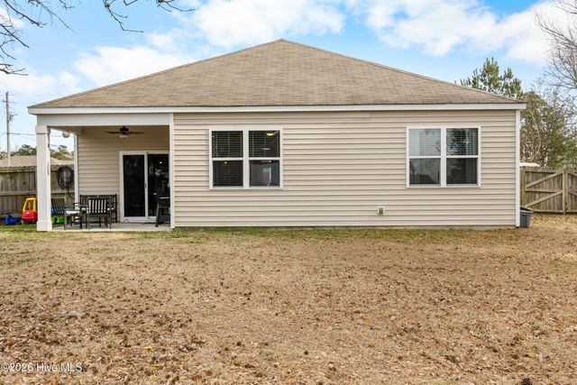 213 Cheswick Drive, Holly Ridge, NC 28445