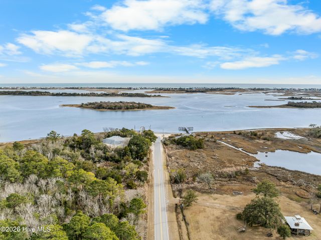 213 Cheswick Drive, Holly Ridge, NC 28445