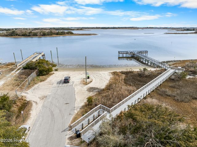 213 Cheswick Drive, Holly Ridge, NC 28445