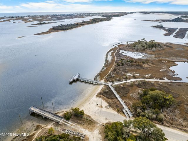 213 Cheswick Drive, Holly Ridge, NC 28445