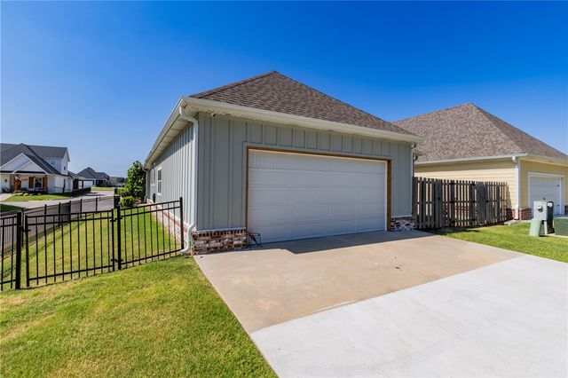 6974 Summer Hill Cove, Springdale, AR 72762