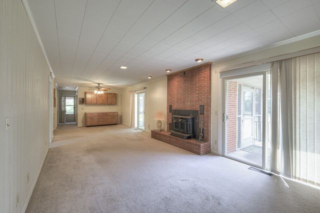 365 Riverbend Country Club Rd, Shelbyville, TN 37160