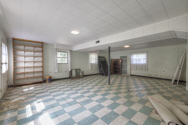 365 Riverbend Country Club Rd, Shelbyville, TN 37160