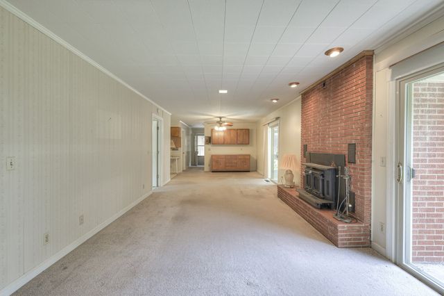 365 Riverbend Country Club Rd, Shelbyville, TN 37160