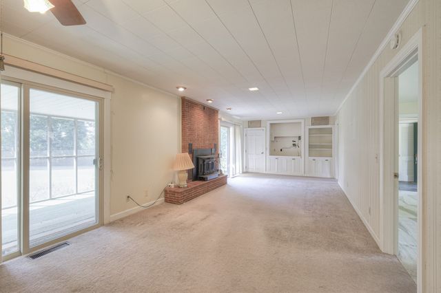 365 Riverbend Country Club Rd, Shelbyville, TN 37160