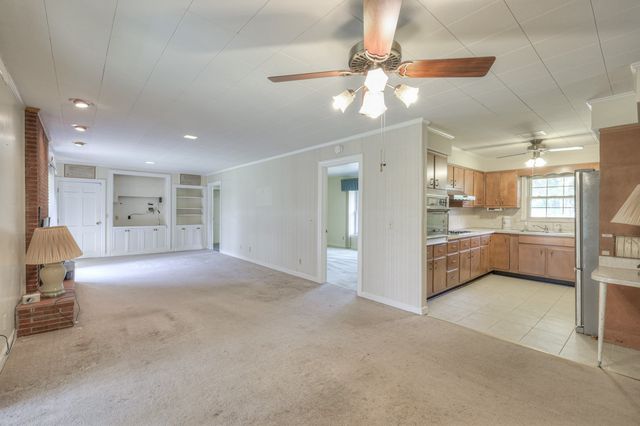365 Riverbend Country Club Rd, Shelbyville, TN 37160