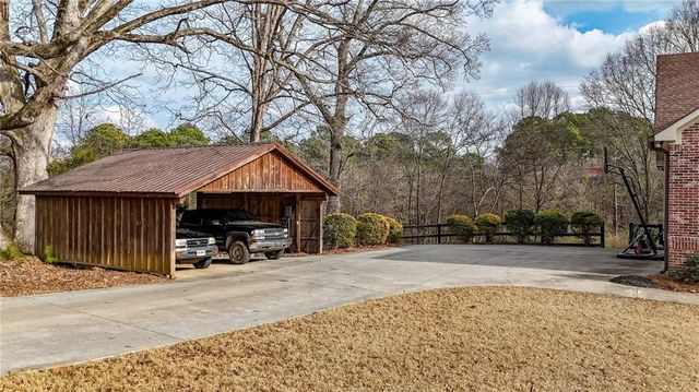 188 Richards NE Road, White, GA 30184