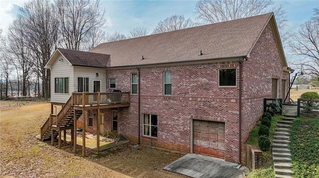 188 Richards NE Road, White, GA 30184