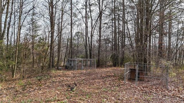 188 Richards NE Road, White, GA 30184