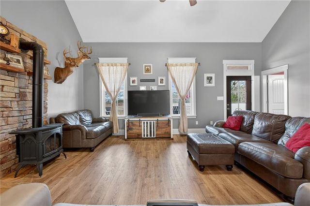 188 Richards NE Road, White, GA 30184