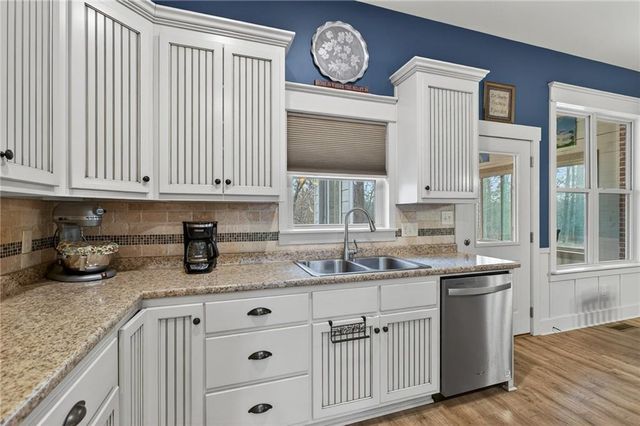 188 Richards NE Road, White, GA 30184