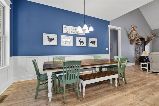 188 Richards NE Road, White, GA 30184