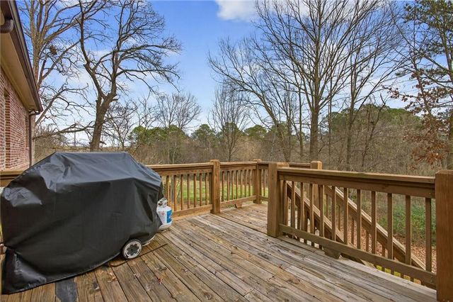 188 Richards NE Road, White, GA 30184