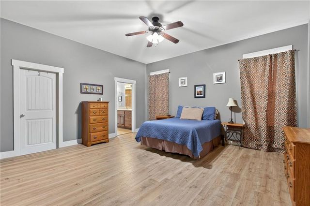 188 Richards NE Road, White, GA 30184