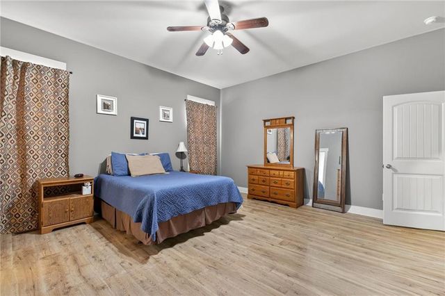 188 Richards NE Road, White, GA 30184