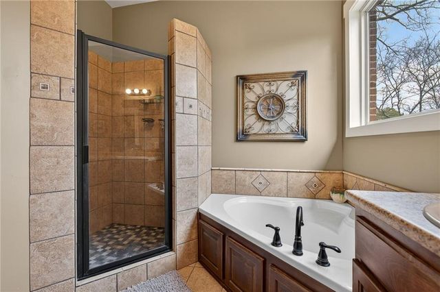 188 Richards NE Road, White, GA 30184