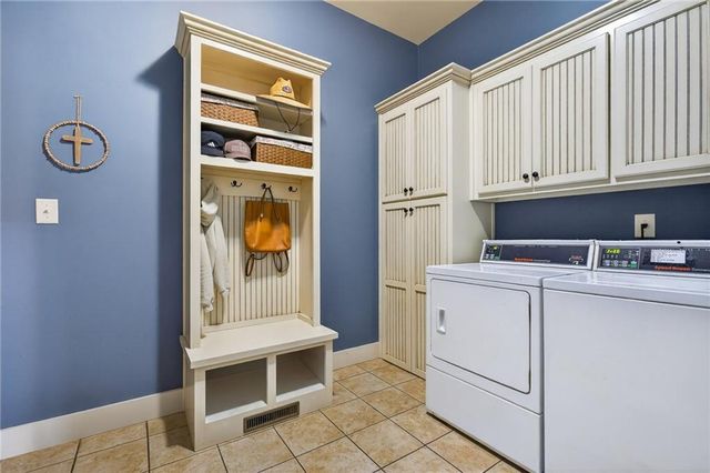 188 Richards NE Road, White, GA 30184