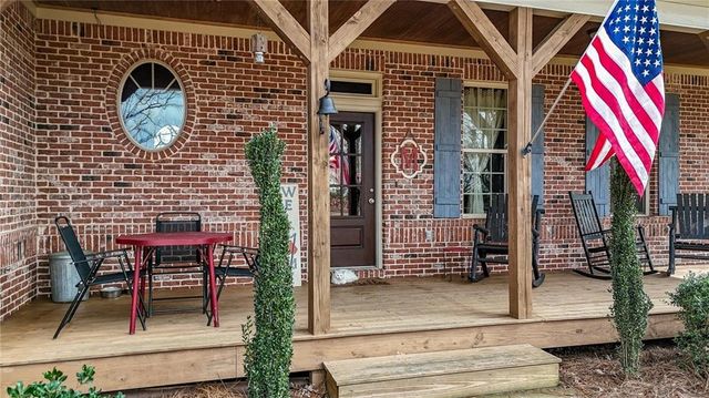 188 Richards NE Road, White, GA 30184